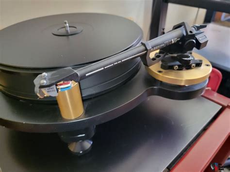 Michell Orbe Se Turntable With Sme Ivvi Tonearm And Benz Micro Glider