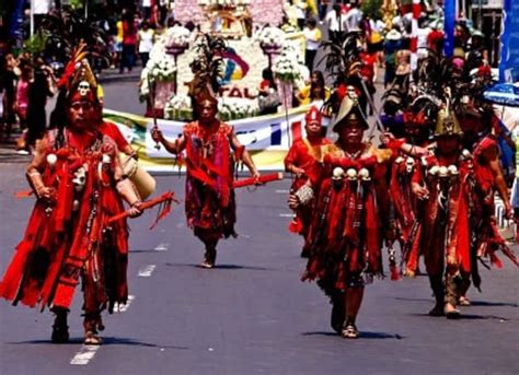 9 Tarian Maluku Utara Lengkap Gambar Dan Keterangannya