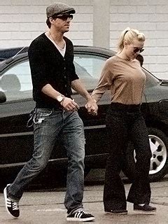 The marriage story actress, 35, opened up about her first marriage to actor ryan reynolds. Scarlett Johansson and Ryan Reynolds Wed in Canada ...