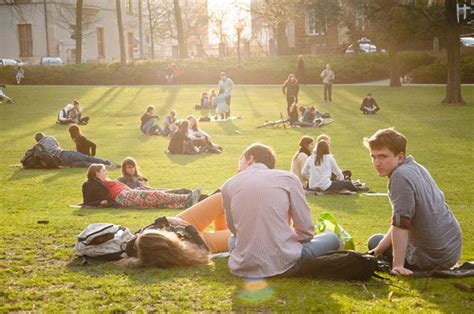 W który dzień przypada dzień ojca? Dzień wagarowicza 2019 - kiedy jest w tym roku? - ESKA.pl