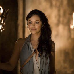 Spartacus dizisini izlemediyseniz ilk önce bundan başlayın çünkü dizinin başını anlatıyor.batiatus' ın evi; Spartacus: Gods of the Arena Film (2011) · Trailer ...