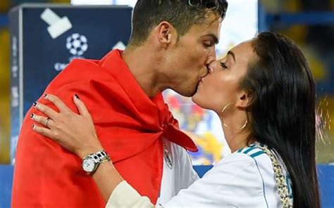 She comes in a total package at her 5 feet. Cristiano Ronaldo's Girlfriend Georgina Rodriguez Reveals The Secret To Keeping Their ...