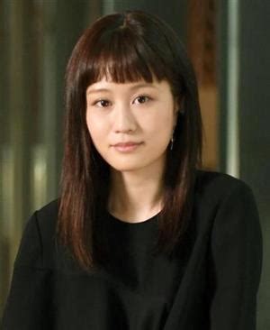 56829 12 3 4 5 6 7 8 9 10. しっかり手をつなぎ…前田敦子＆勝地涼、恋多き二人のツー ...