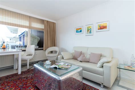 Quite a lot of wonderful places and landmarks are situated close to the hotel, such as the friedhof der heimatlosen. Ferienwohnung Haus am Meer AD72, Westerland, Sylt - Wiking ...