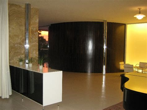 It is one of the pioneering prototypes of modern archite. Villa Tugendhat, Brno and the novel by Simon Mawer ...