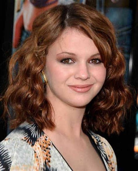 Shoulder length red hairstyles for short hair. best wavy haircut for round face - Some Wavy Hairstyles ...