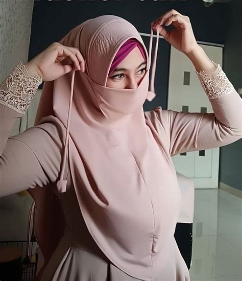 Pin Oleh Eka Di Beautiful Hijab Wanita Gaya Hijab Wanita Berlekuk