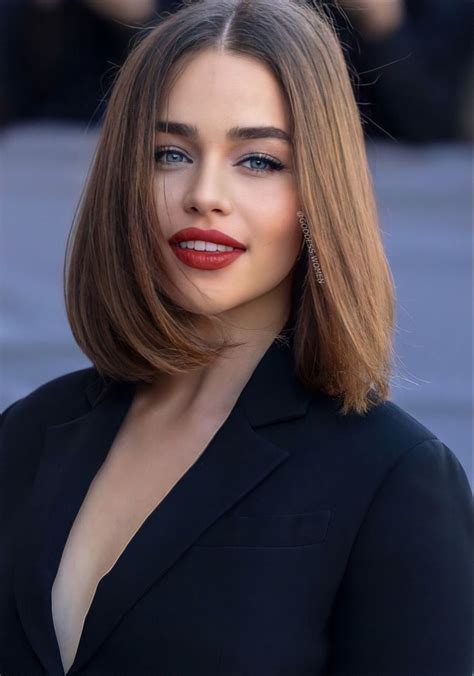 Emilia Clarke Beautiful Face Model Blue Eyes In 2021 Beauty Girl