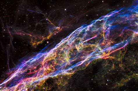 Hubble Snaps Breathtaking Views Of Colorful Veil Nebula Photos Video