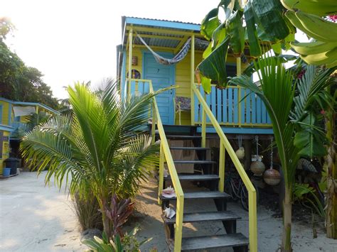 The word caulker uses 7 letters: Our cheeky fat trip: Caye Caulker, Belize