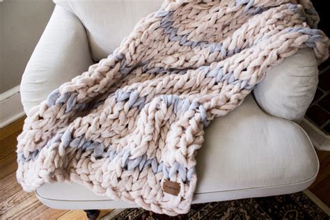 How To Hand Knit A Chunky Blanket Simplymaggie Com