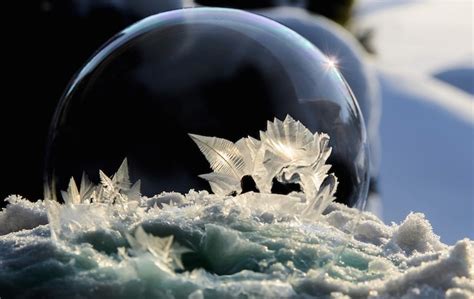 Gorgeous Ice Crystals Form On Frozen Bubbles