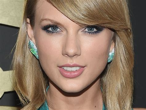 Taylor Swifts Grammys Dress Is Jewel Toned Perfection Bustle
