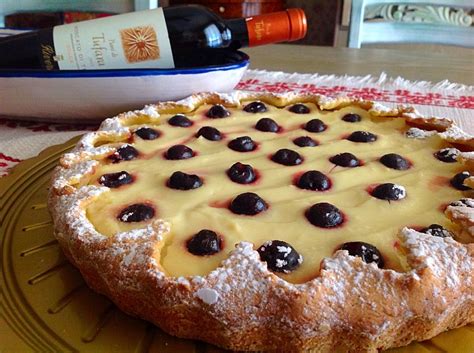 Bastano solo della passata di pomodoro mantecate la pasta nel condimento per un paio di minuti. Crostata di ricotta e amarene | Ricette, Ricette dolci ...