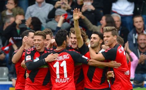 Turbine gewinnt nachholspiel und ist wieder an der spitze. Bilderstrecke zu: SC Freiburg besiegt Eintracht Frankfurt ...