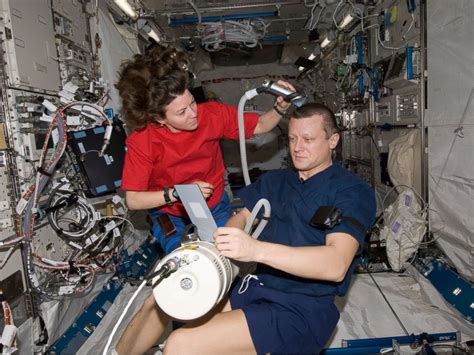 Life Inside The Space Station See Photos Of The Iss Abc News