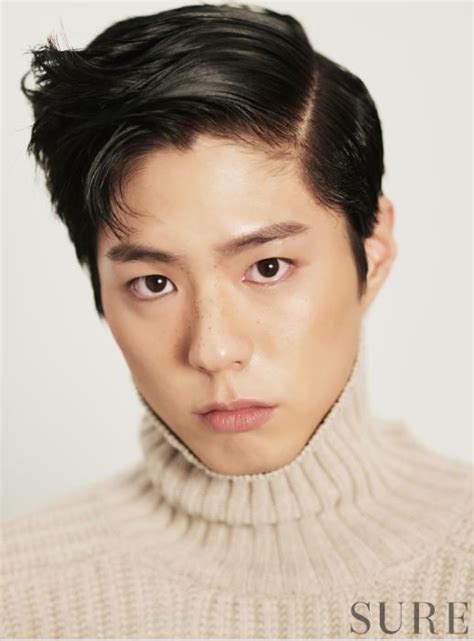 Hey yo temen temen divdeo ini gua menunjukan bagaimana cara gua melakukan potongan rambut korean hairstyle, comma hair. Berikut Rambut Comma Model Rambut Anime - Model Rambut Anime