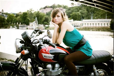 Girls On Motorcycles Pics And Comments Page 910 Triumph Forum