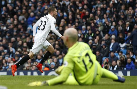 סינמה סיטי באר שבע vip. המושיע: גבריאל זסוס הציל את מנצסטר סיטי