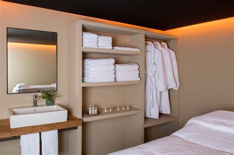 The best hotels in essex, chosen by our expert, including luxury hotels, boutique hotels, budget hotels and essex hotel deals. Hotel Alma Pamplona | Running of the Bulls Hotels