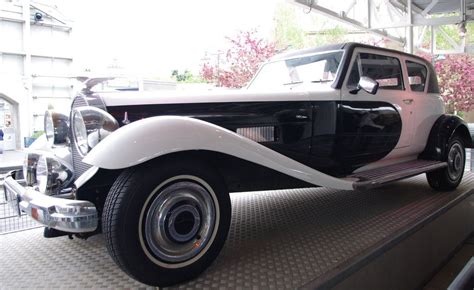 .is that it's the one time of the year i can give myself presents without anyone suspecting they're from me! Cruella De Vil Car by Weronika97 on deviantART | Cruella ...