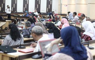 Litabmas ditjen dikti memberikan program intensif penulisan buku ajar, guna meningkatkan jumlah buku ajar di pendidikan tinggi. Menulis & Mencerdaskan (Workshop Penulisan Buku Ajar)