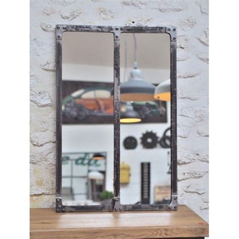 Ce miroir noir finition rouille est un miroir mural de forme arrondie et de grande taille. Miroir atelier riveté 60x90 en 2020 | Miroir style ...