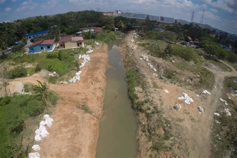 Saya difahamkan, bahan yang dikenal. Cleaning up of 1.5km-stretch of Sungai Kim Kim over | New ...