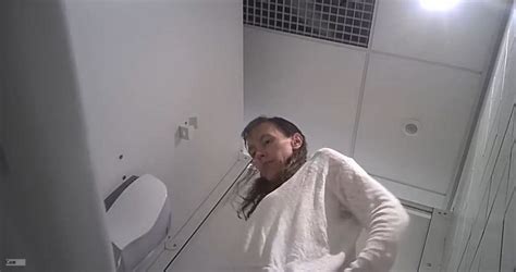 Peeping through the hole in the wall in the beach cabin. French toilet at pool 2 - voyeurzona