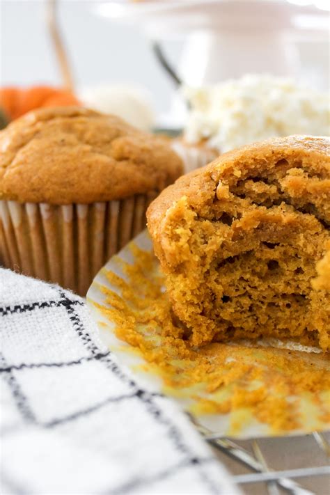 Easy And Delicious Pumpkin Spice Muffins Moist The Seasoned Skillet