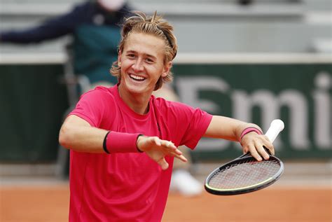 Born july 5, 2000) is an american tennis player. Korda spezza il tabù dei