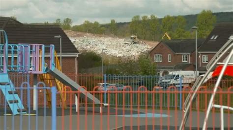 Stop The Stink Residents Campaign Over Local Landfill People Living
