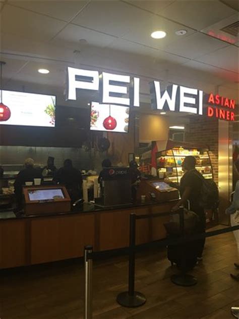 Inside star america food & deli. Fort Lauderdale Ft. Lauderdale Intl Airport (FLL), Florida ...