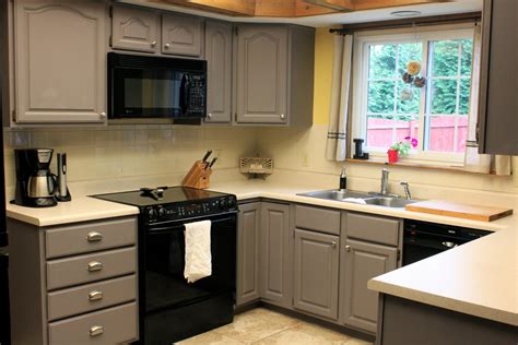 Various styles are available, from flat panel and shaker style kitchen cabinets to more traditional options. 645 workshop by the crafty cpa: work in progress: painting ...