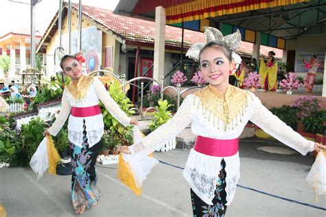 Sk tengku ampuan intan is a sekolah kebangsaan located in kuala berang, terengganu. Azmi JPNJ: SK Tengku Mariam Johan Keseluruhan Festival ...