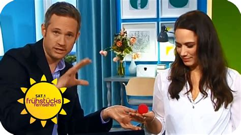 Hey, ich möchte gerne zum studio von sat1 frühstücksfernsehen um einen star zu treffen den ich sehr mag. iPad-Magier Simon Pierro live im Studio | Sat.1 Frühstücksfernsehen - YouTube