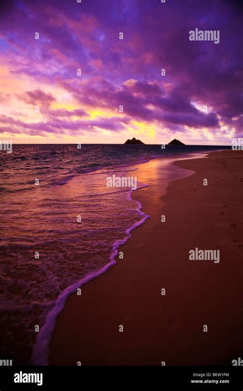 Daybreak At Lanikai Beach In Hawaii Stock Photo Alamy