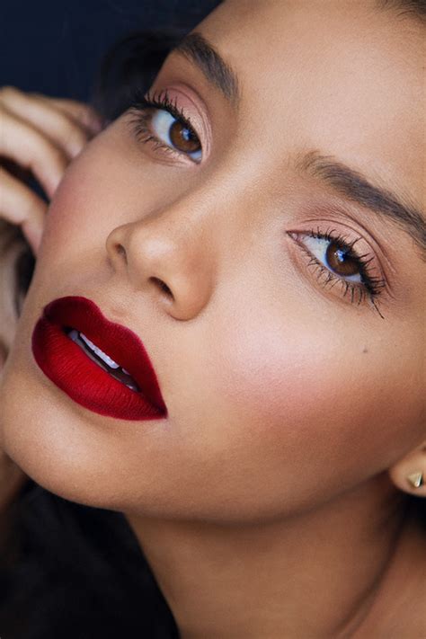 8 Reason Why You Have To Use Red Lipstick Pieces Of Short Stories