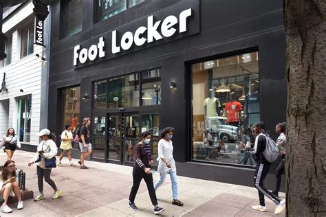Foot Lockers Profit And Sales Miss Estimates And The Retailer Cuts