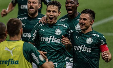 Até hoje, as duas equipes já se enfrentaram 330 vezes, com 138 vitórias do palmeiras contra 105 do santos, além de 87 empates. Palmeiras e Santos vão decidir em casa as semifinais da ...