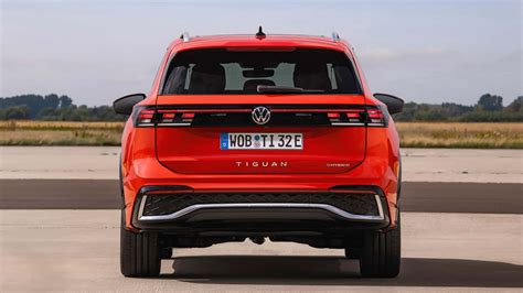 Volkswagen Tiguan Debuts With PHEV Options Offering Up