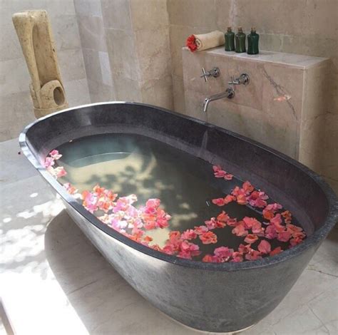 ̗̀𝒘𝒆𝒓𝒆𝒏𝒐𝒕𝒔𝒐𝒖𝒍𝒎𝒂𝒕𝒆𝒔 ̖́ in 2020 flower bath sweet home bath