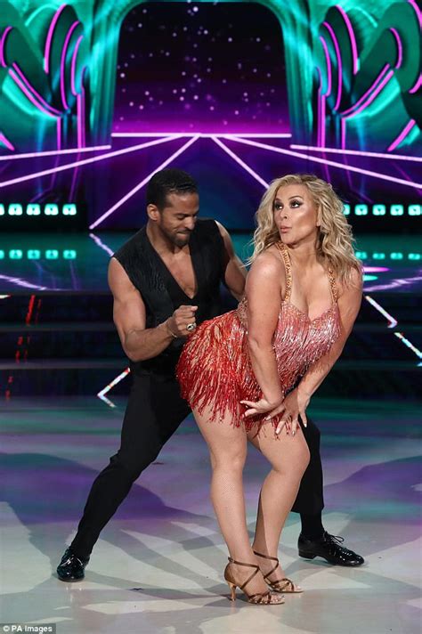 Anastacia Has Wardrobe Malfunction On Dancing With The Stars Italy Daily Mail Online