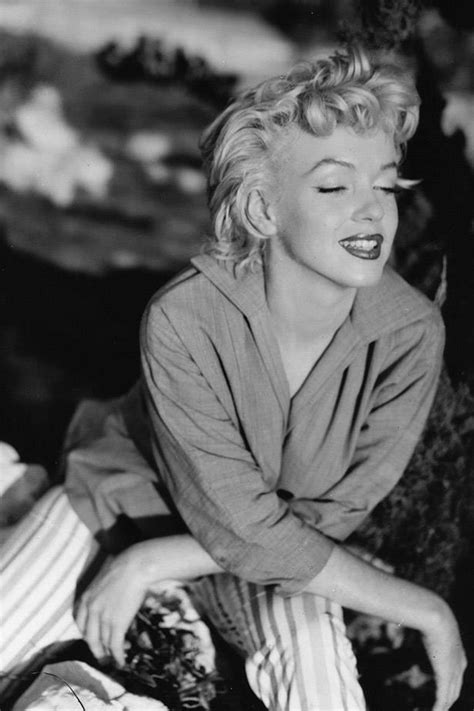 Marilyn Monroe Her Life In Pictures Elle Australia