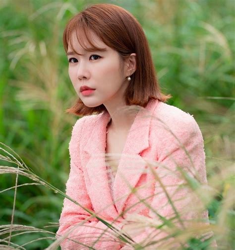 Ulang Tahun Ke 39 Intip Pesona Kecantikan Yoo In Na Dalam Berbagai Gaya Rambut Yuk Beauty