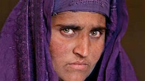 Il Pakistan Deporta La Ragazza Afgana Immortalata Da Mccurry La
