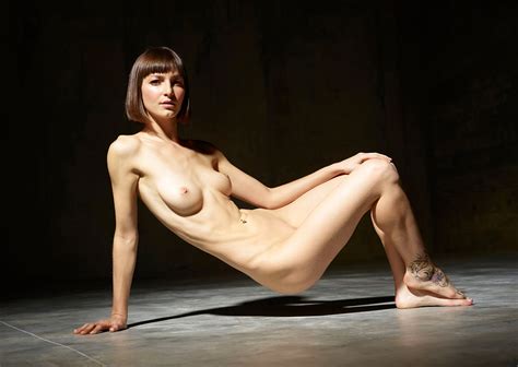 Lean Angular Brunette Poses Nude TheGreatNude TV A Figurative Arts