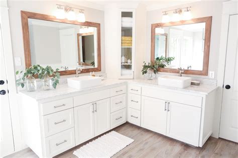 Corner drawers combined with a lazy susan make the most of a corner. 10 Inspirational Corner Bathroom Vanities