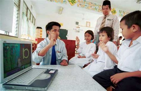 We did not find results for: Hapuskan halangan: Persekitaran yang boleh diakses oleh ...