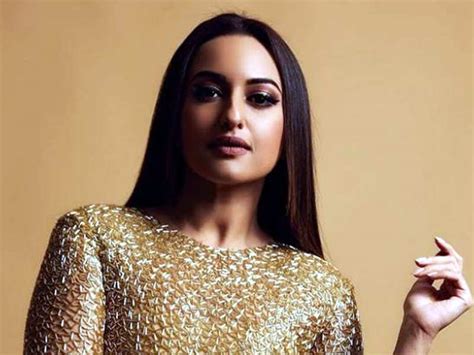 Sonakshi Sinha Shares A Glimpse Of Her ‘mission Mangal Team Hindi
